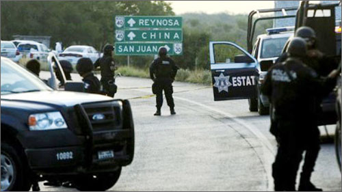 Rùng rợn về 49 xác chết trên cao tốc Mexico