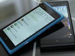 Amazon bán Nokia Lumia 900 với giá chỉ 10 USD 