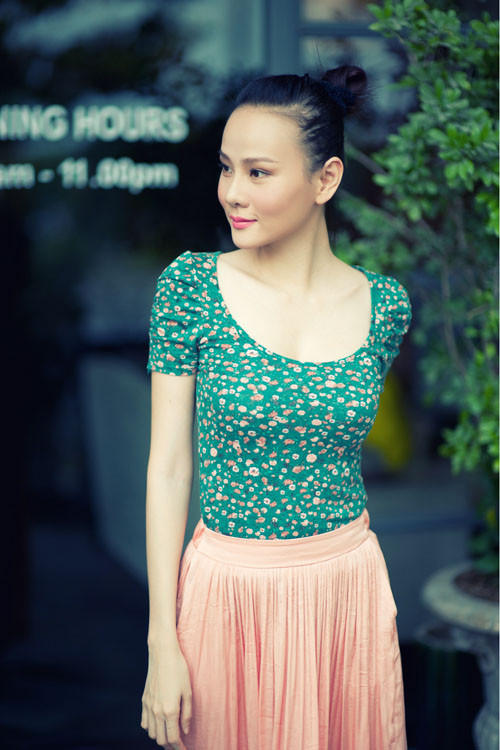 Thời trang hè của Sao Việt kỳ 10: Dịu dàng với váy xếp ly