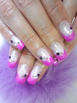 Mẫu nail nghệ thuật đáng để bạn thử trong mùa hè này