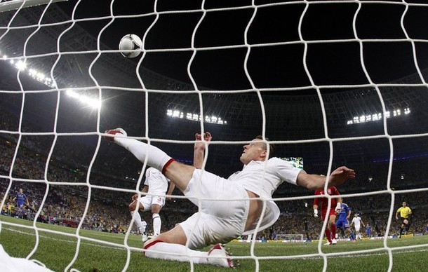 Top 5 sự kiện đáng nhớ sau vòng bảng Euro 2012: Tiếc cho chủ nhà