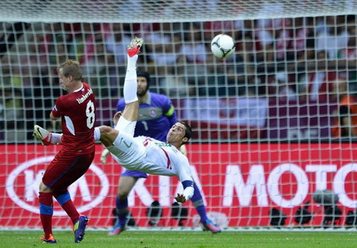Bán kết Euro 2012: Ronaldo khó tỏa sáng