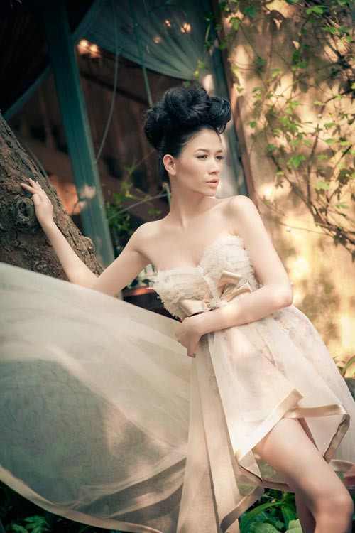 Thời trang hè của Sao Việt kỳ 16: Gợi cảm hút hồn với váy quây
