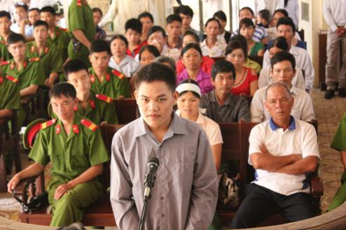 Bắc Giang: Gây án mạng, 8 thanh niên lĩnh án tù