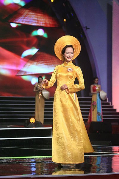 Cận cảnh chiếc áo dài đẹp nhất cuộc thi HHVN 2012