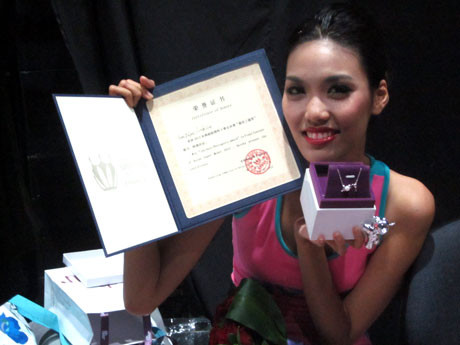 Lan Khuê đoạt giải 3 Siêu mẫu Châu Á