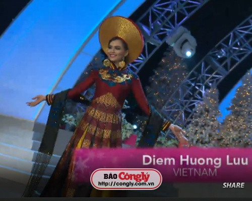 Miss Universe 2012: Diễm Hương ghi điểm với áo dài Việt đêm trình diễn trang phục dân tộc