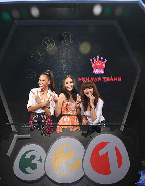 Ngọc Quyên cười thả ga trong gameshow “3-2-1”