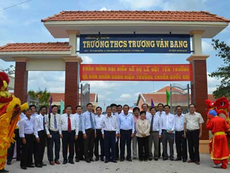 Long An: Tổ chức Lễ đặt tên Trường THCS Trương Văn Bang