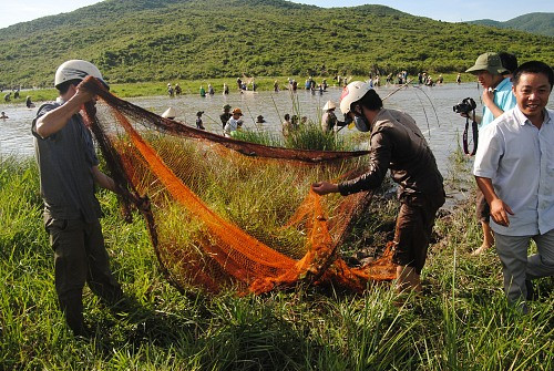 Hà Tĩnh: Rộn ràng Lễ hội truyền thồng đánh cá Vực Rào