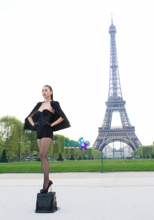 Ngô Thanh Vân thay trang phục tại tháp Eiffel