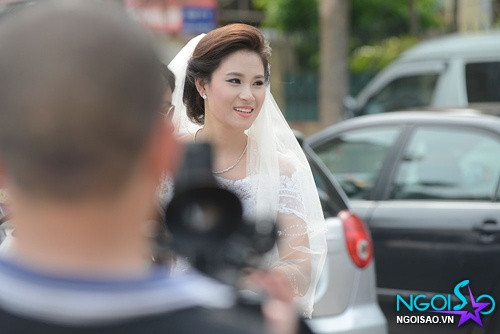Hoa hậu Biển Vân Anh rạng rỡ trong ngày cưới