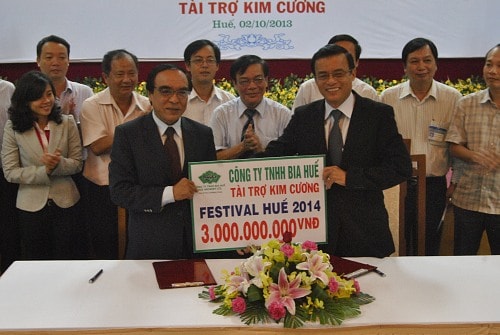 Công ty bia Huế tài trợ Kim cương cho Festival Huế 2014