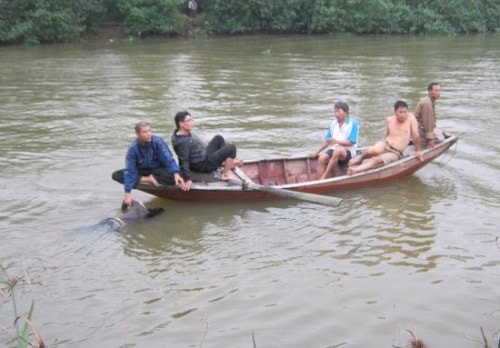 Hà Tĩnh: Đã tìm thấy thi thể cô gái xấu số trôi sông