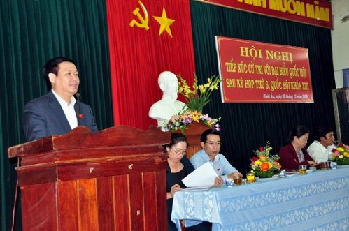Trưởng ban Kinh tế Trung ương tiếp xúc cử tri tỉnh Bình Định