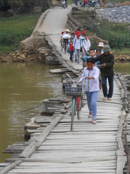 Người dân bên sông Cầu Chày Thiệu Hóa, Thanh Hóa: Mòn mỏi đợi chờ một cây cầu