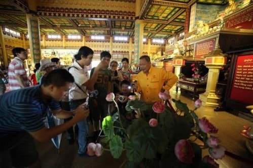 Xung quanh chuyện làm từ thiện của vợ chồng doanh nhân Huỳnh Uy Dũng (kỳ 2)