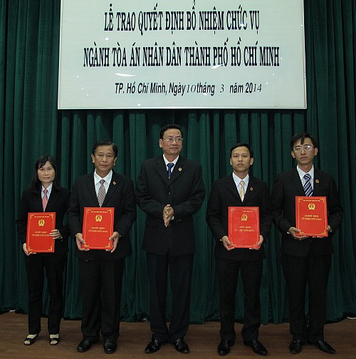 TAND TP Hồ Chí Minh trao quyết định bổ nhiệm 4 Phó Chánh án TAND cấp quận, huyện