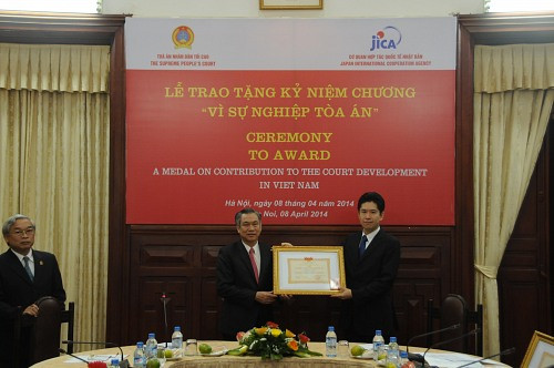TANDTC trao kỷ niệm chương cho hai chuyên gia JICA