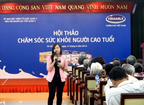 Vinamilk chăm sóc sức khoẻ cho người cao tuổi TP.Hồ Chí Minh