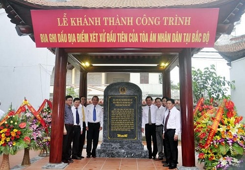 Khánh thành công trình xây dựng Bia ghi dấu địa điểm xét xử đầu tiên của hệ thống TAND