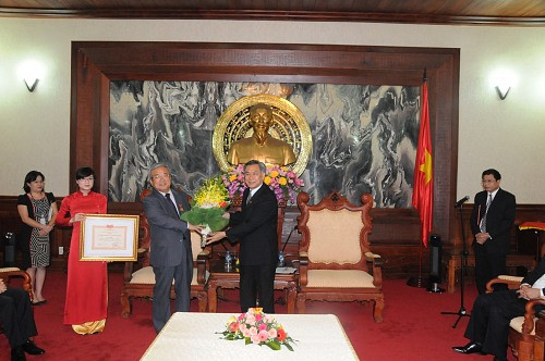 TANDTC trao kỷ niệm chương cho Trưởng đại diện KOICA