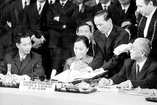 Từ chiến thắng lịch sử Điện Biên Phủ đến Chiến dịch Hồ Chí Minh vĩ đại: Tiếp nối bản hùng ca chói lọi trong thời đại Hồ Chí Minh