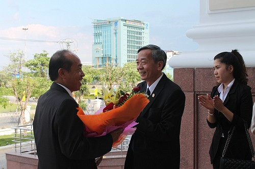 Đoàn đại biểu TAND miền Trung nước CHDCND Lào thăm và làm việc với Tòa phúc thẩm TANDTC tại Đà Nẵng