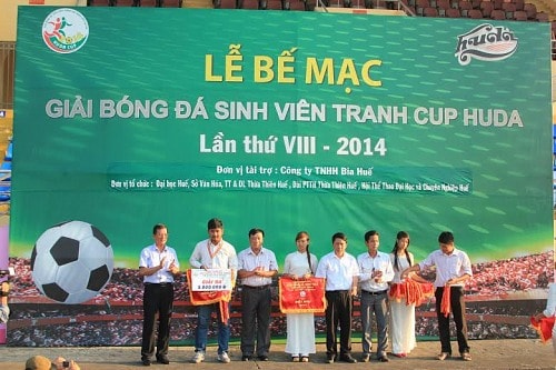 Chung kết giải bóng đá sinh viên miền Trung 2014: Sau 8 lần dự giải, Cúp Huda đã về xứ Nghệ