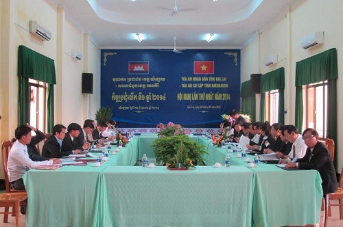 TAND tỉnh Gia Lai và Tòa án sơ cấp tỉnh Ratanakiri (Campuchia) tổ chức Hội nghị lần thứ nhất năm 2014