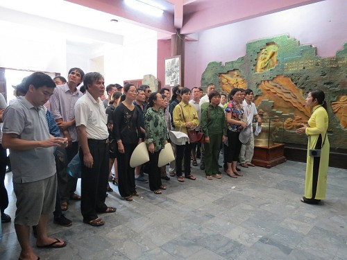 Hội cựu chiến binh TANDTC thăm Quảng Bình, Quảng Trị: Xúc động và cảm kích
