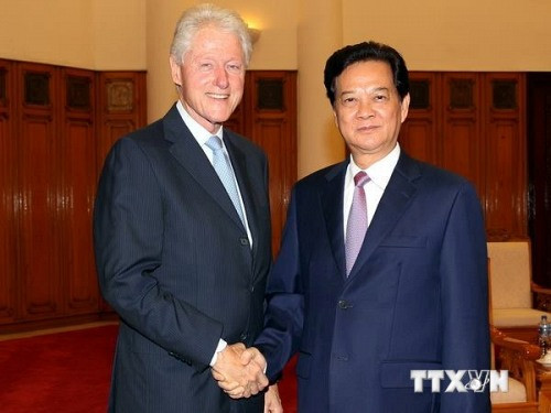 Thủ tướng Nguyễn Tấn Dũng tiếp cựu Tổng thống Hoa Kỳ Bill Clinton