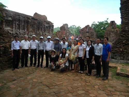 Đoàn cán bộ Tòa án tỉnh Sekoong - Lào thăm và làm việc tại TAND tỉnh Quảng Nam