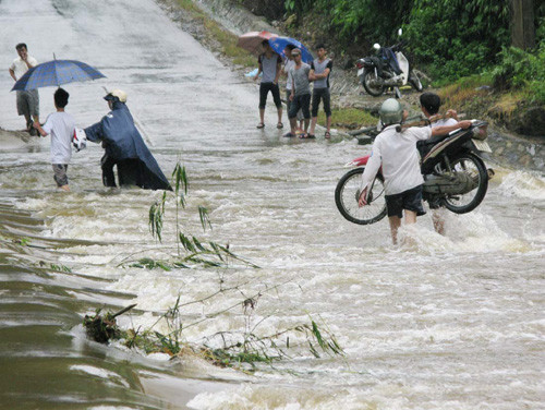 27 người chết do mưa lũ, ước tính tổng thiệt hại 125 tỷ đồng