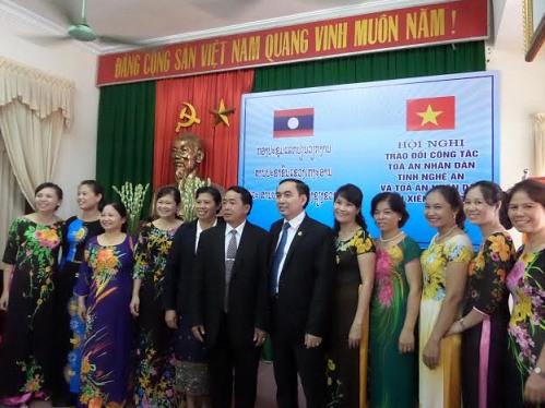 Thắt chặt mối quan hệ hợp tác giữa Tòa án tỉnh Nghệ An và Xiêng Khoảng - Lào