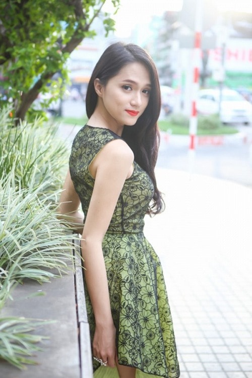 Hương Giang Idol xinh tươi cùng vũ điệu sắc màu