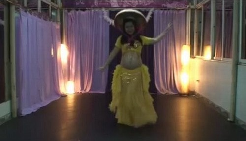 co gai bung bau nhay bellydance, tam thu co gai bung bau nhay bellydance, clip co gai bung bau nhay bellydance, bellydance, bung bau nhay bellydance