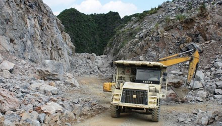 Nổ mìn kinh hoàng tại mỏ khai thác đá: 5 công nhân bị vùi lấp