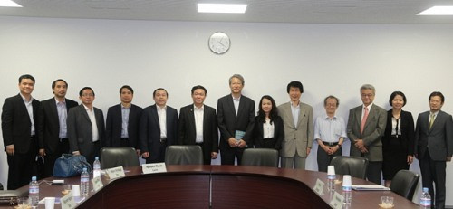 Trưởng ban Kinh tế Trung ương làm việc với nhiều quan chức cấp cao Nhật Bản
