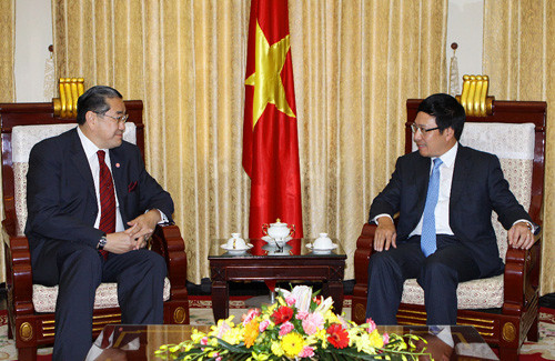 Phó Thủ tướng, Bộ trưởng Ngoại giao Phạm Bình Minh tiếp Chủ tịch Hội đồng Hòa giải và Hòa bình châu Á