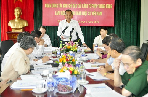 Đoàn công tác Ban chỉ đạo Cải cách tư pháp Trung ương làm việc với Liên đoàn Luật sư Việt Nam