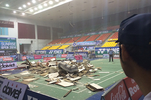 Kiểm tra sự cố sập trần treo nhà thi đấu Phan Đình Phùng