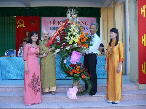 Lãnh đạo TAND tỉnh Thừa Thiên-Huế dự Lễ khai giảng tại Trường THCS Đặng Vinh