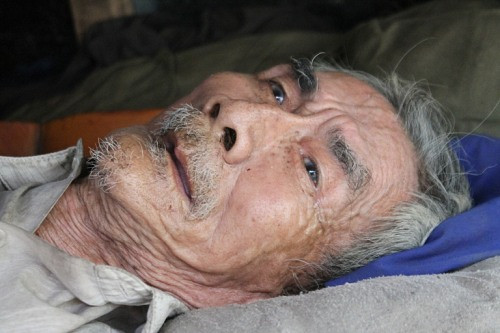 Cuộc sống cùng cực của ông lão 70 năm mưu sinh ở đất Hà Thành