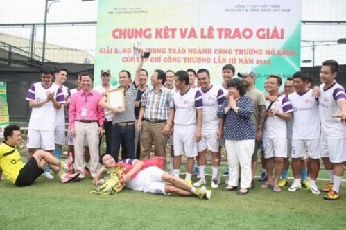 CLB bong da ngoi sao, giam doc dieu hanh ngo quynh, tong ket hoat dong, phuong huong phat trien, cup bo cong thuong, da bong vi cong dong, ngoi sao, bong da, bong da Viet Nam, the thao, cup