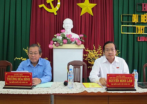 Bí thư Trung ương Đảng, Chánh án TANDTC Trương Hòa Bình tiếp xúc cử tri Long An
