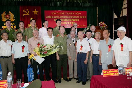 Gặp mặt nguyên cán bộ, chiến sĩ Công an Hà Nội tham gia tiếp quản Thủ đô