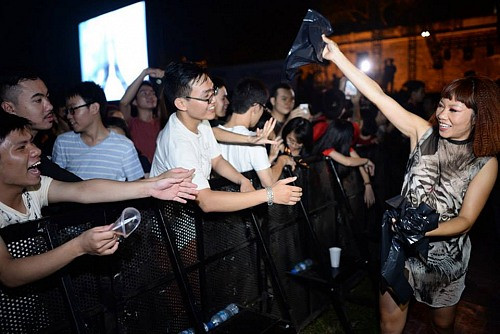 Hà Trần bay cùng 'Bản nguyên' trong đêm Monsoon Music Festival 2014