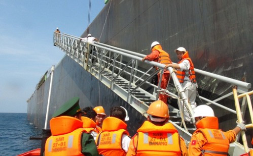 Cứu nạn an toàn thuyền viên người nước ngoài bị đau tim đột ngột