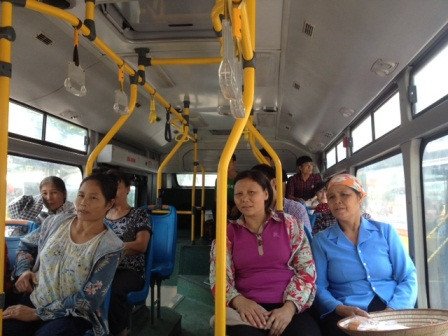 Hà Nội thí điểm vé xe buýt điện tử: Chưa có nhiều người dân sử dụng